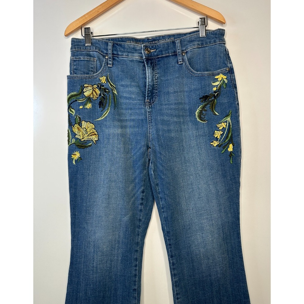 Chico's So Slimming Girlfriend Kick Flare Floral Embroidered Crop Jeans Size 12 - Picture 5 of 14